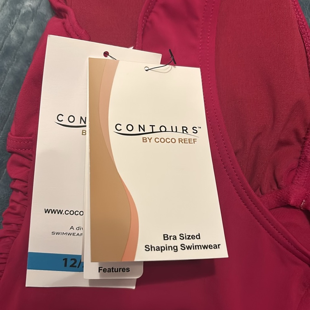 Contours by Coco Reef sz 10 32C
V-Neck Ruched One-piece Swimsuit Magic Panel - Picture 8 of 13